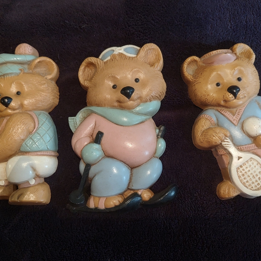 Homco Wall Hanging Teddy Bear Sports Golf Skiing Tennis Vintage Kids Room Brown - Picture 1 of 5